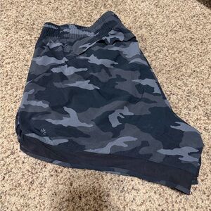 Athleta Black Camo Shorts Size XL